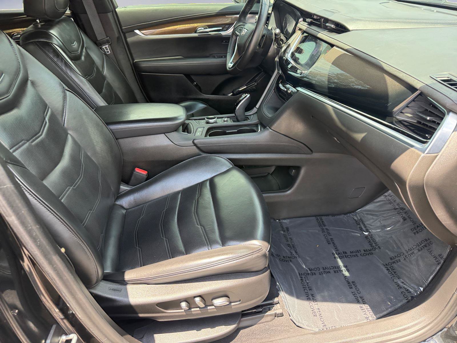 Used 2023 Cadillac XT6 Premium Luxury w/ Platinum Package AWD/4WD image 19
