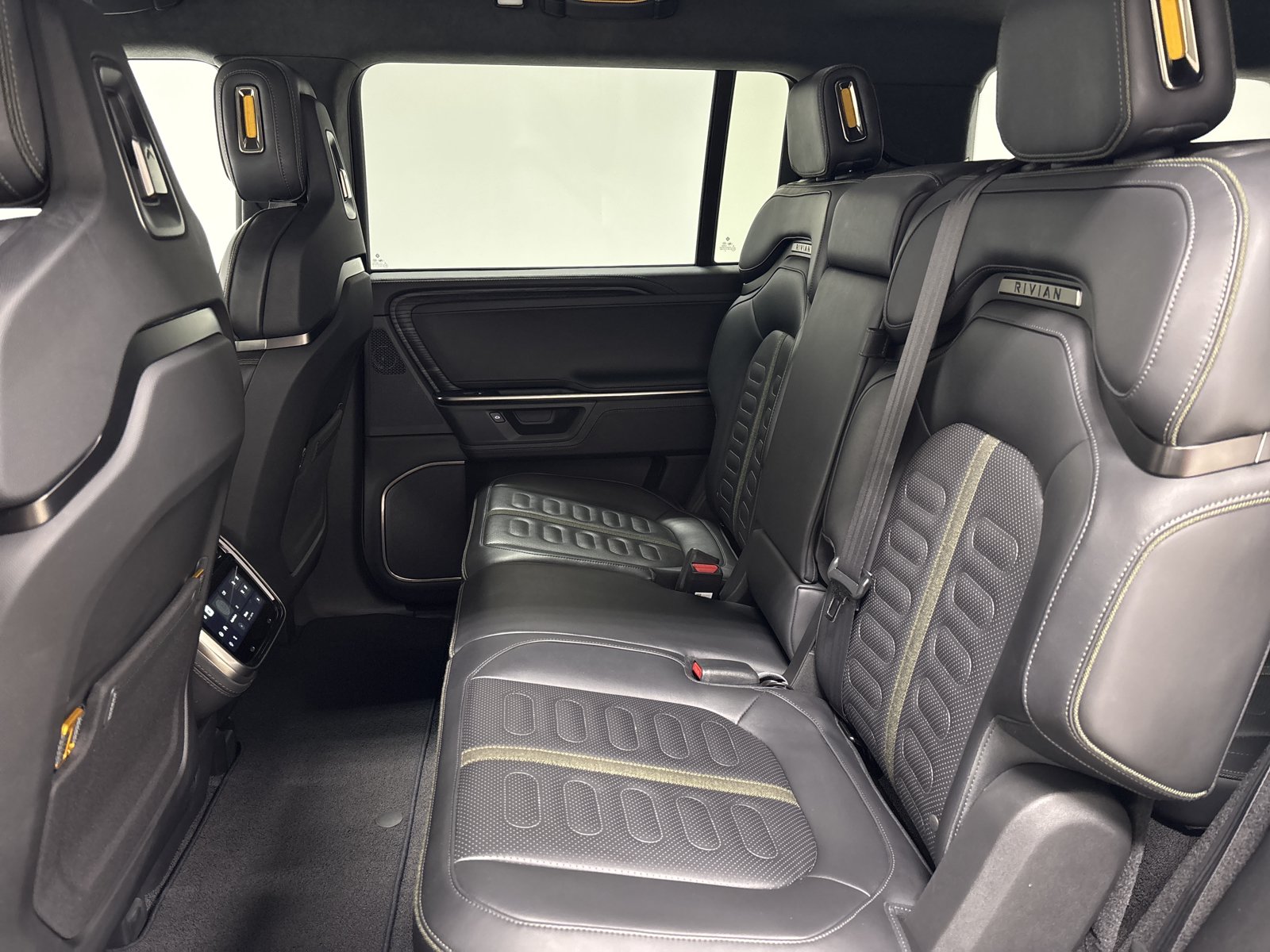 Used 2025 Rivian R1S Adventure AWD/4WD image 21