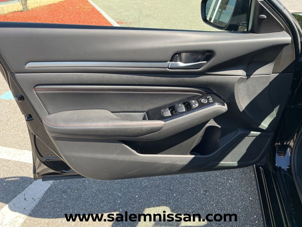 Used 2023 Nissan Altima 2.5 SR w/ SR Premium Package AWD/4WD image 17