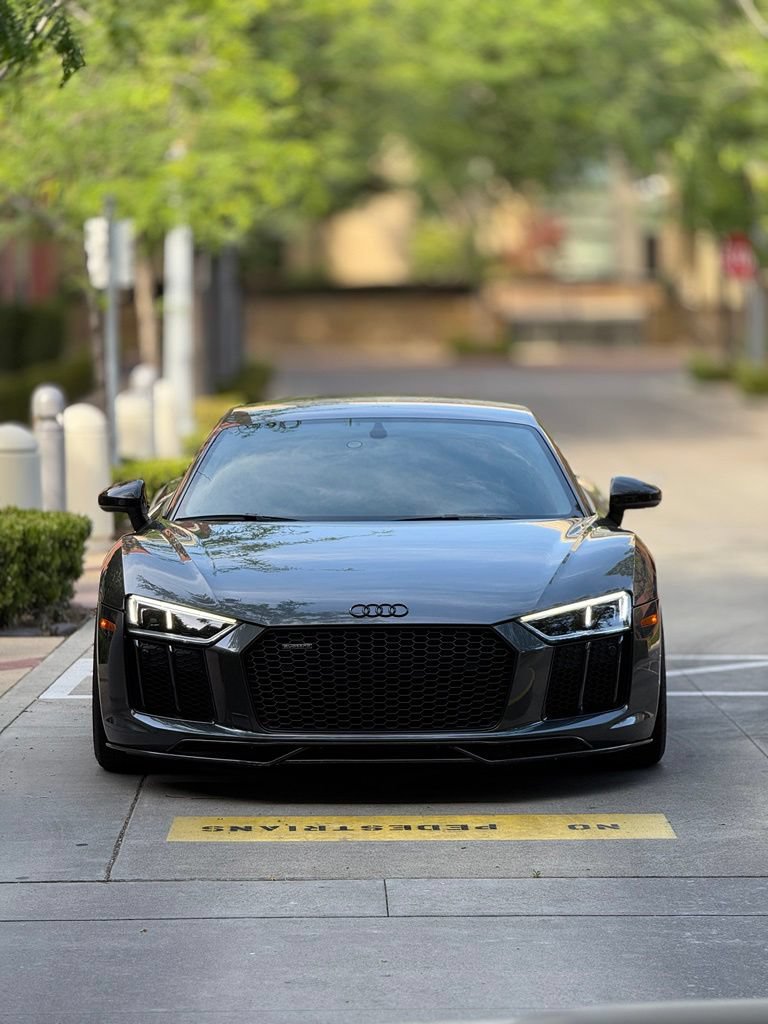 Used 2017 Audi R8 V10 AWD/4WD image 2