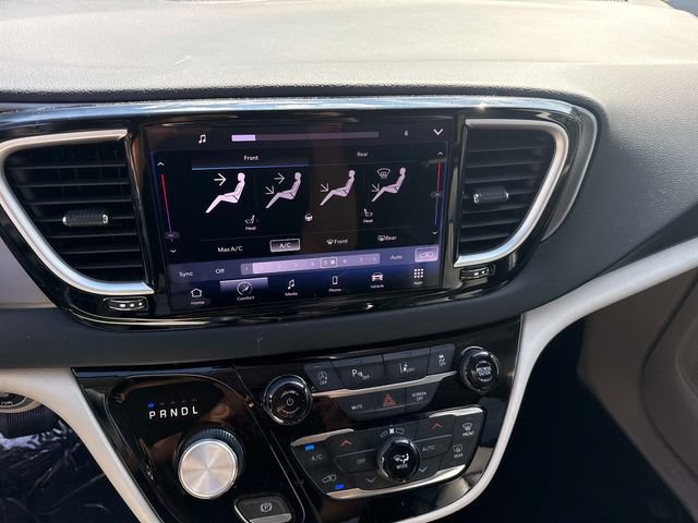 Used 2023 Chrysler Pacifica Touring-L FWD image 19