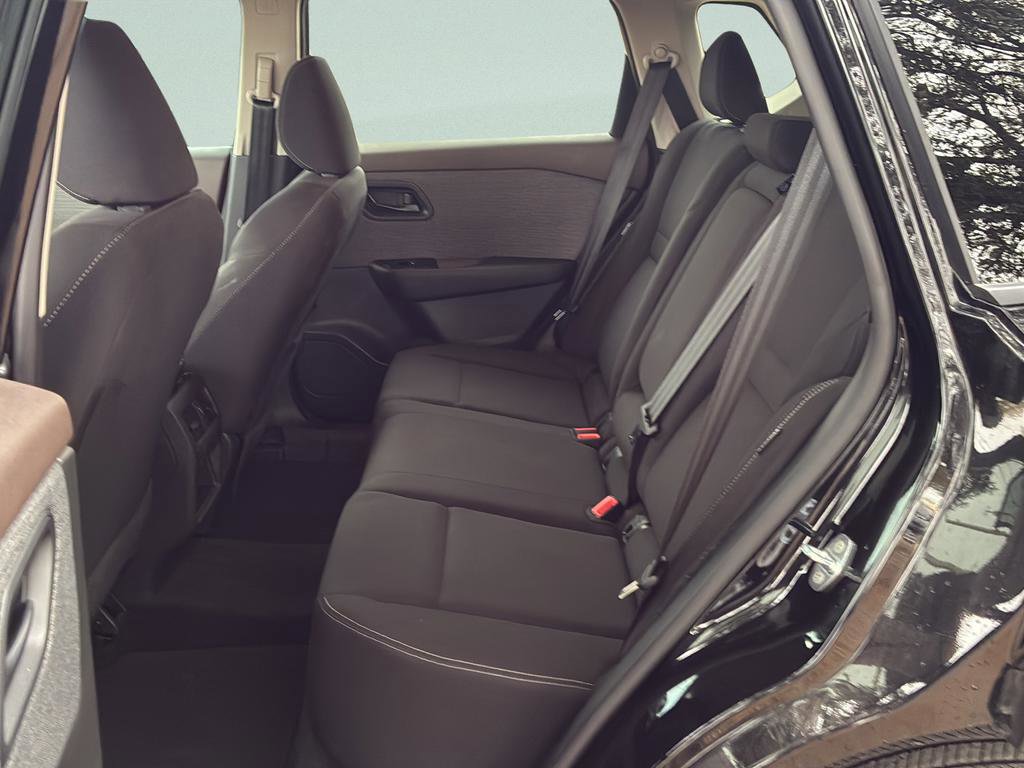 Used 2023 Nissan Rogue S image 19