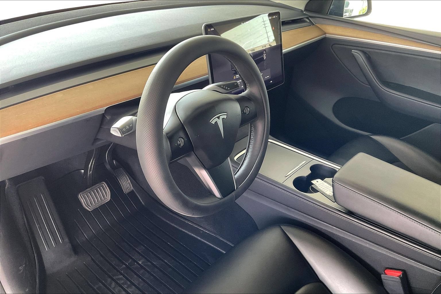 Used 2024 Tesla Model Y Long Range AWD/4WD image 15