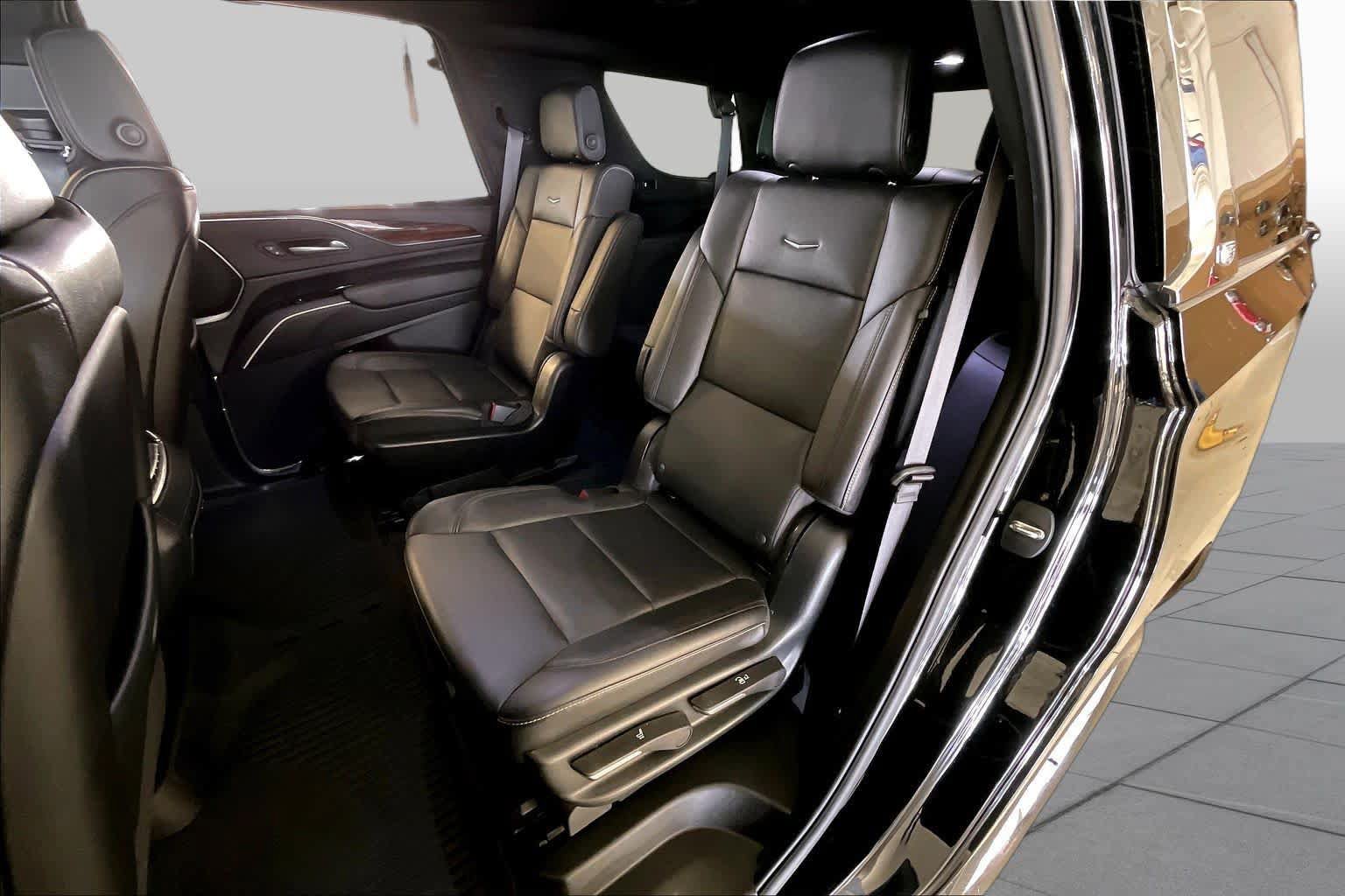 Used 2023 Cadillac Escalade Luxury RWD image 18