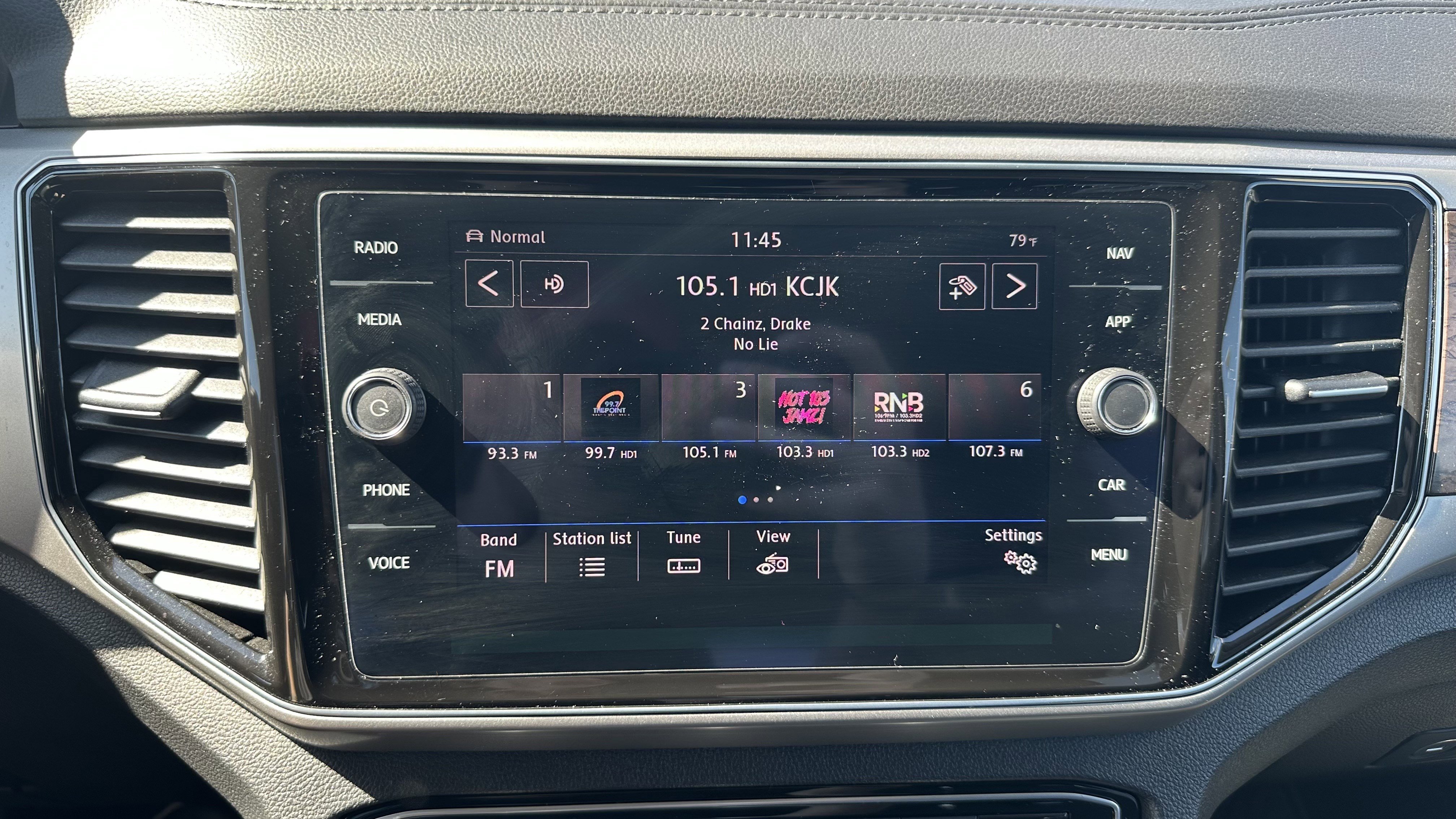 Used 2019 Volkswagen Atlas SEL Premium image 24