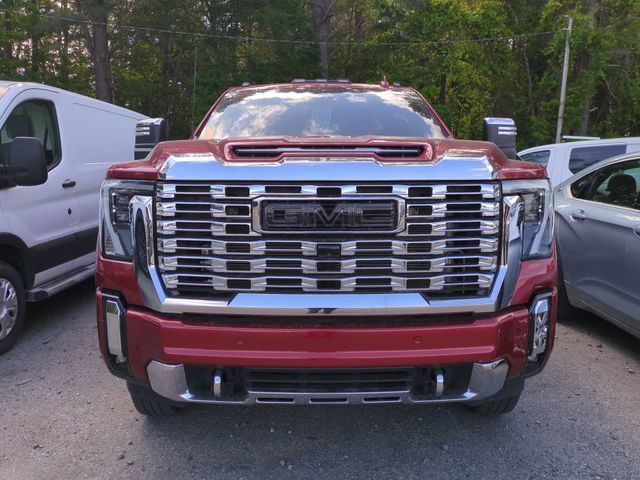 Used 2024 GMC Sierra 3500 Denali w/ Denali Reserve Package AWD/4WD image 3