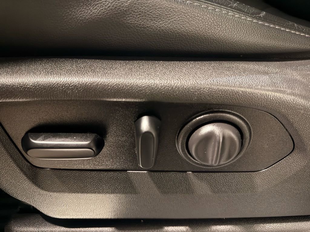 Used 2020 Chevrolet Silverado 1500 LT Trail Boss w/ Midnight Edition image 15