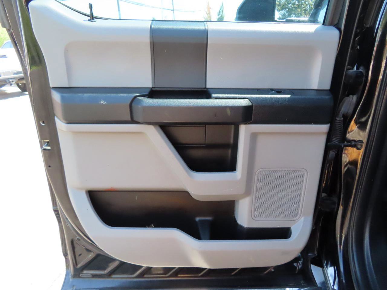 Used 2018 Ford F250 XL w/ Power Equipment Group AWD/4WD image 40