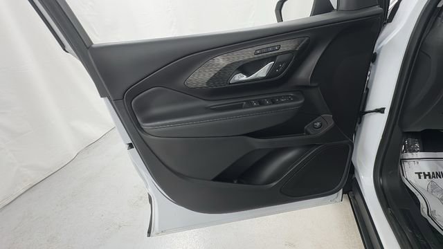 Used 2024 GMC Terrain SLT image 19