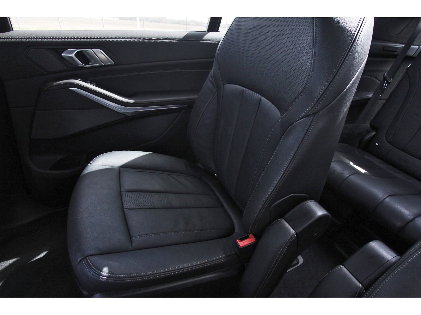 Used 2022 BMW X7 M50i w/ Dynamic Handling Package image 14