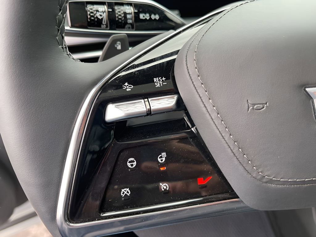 Used 2025 Cadillac Escalade IQ Sport 2 w/ LPO, ONYX Package image 26