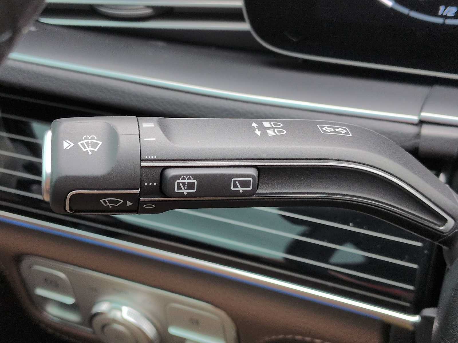 Used 2024 Mercedes-Benz GLS 450 4MATIC image 29