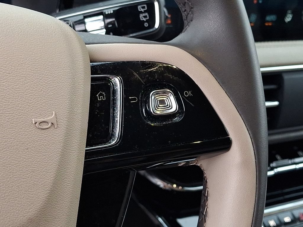 Used 2023 Lincoln Corsair AWD image 21