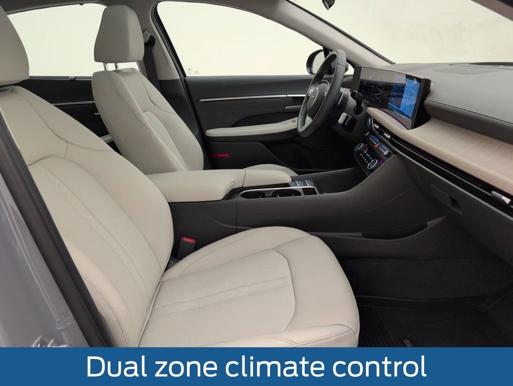 Used 2025 Hyundai Sonata Limited FWD image 16