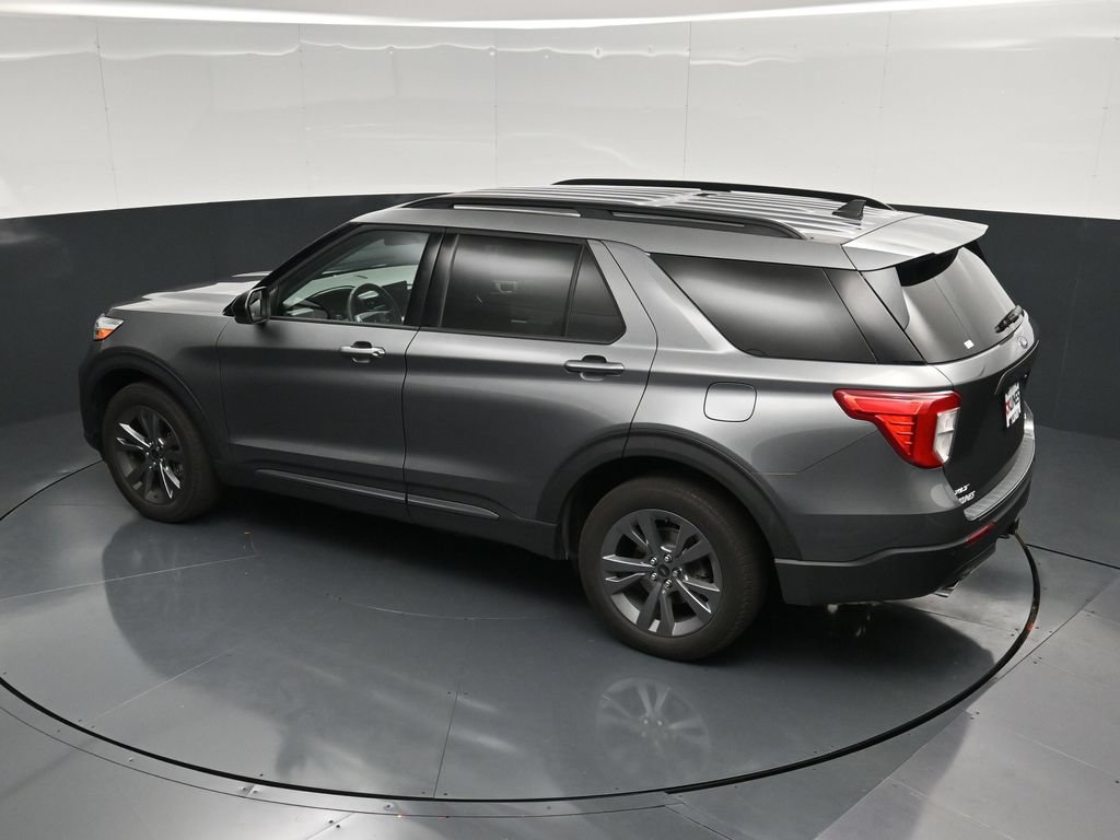 Used 2023 Ford Explorer XLT w/ Equipment Group 202A AWD/4WD image 49