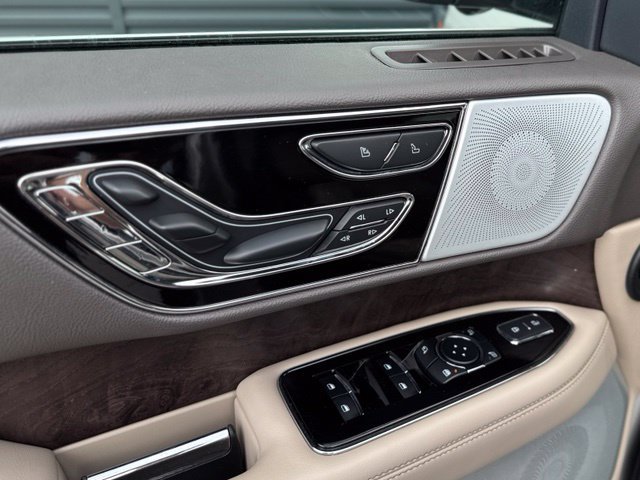 Used 2024 Lincoln Navigator Reserve AWD/4WD image 14