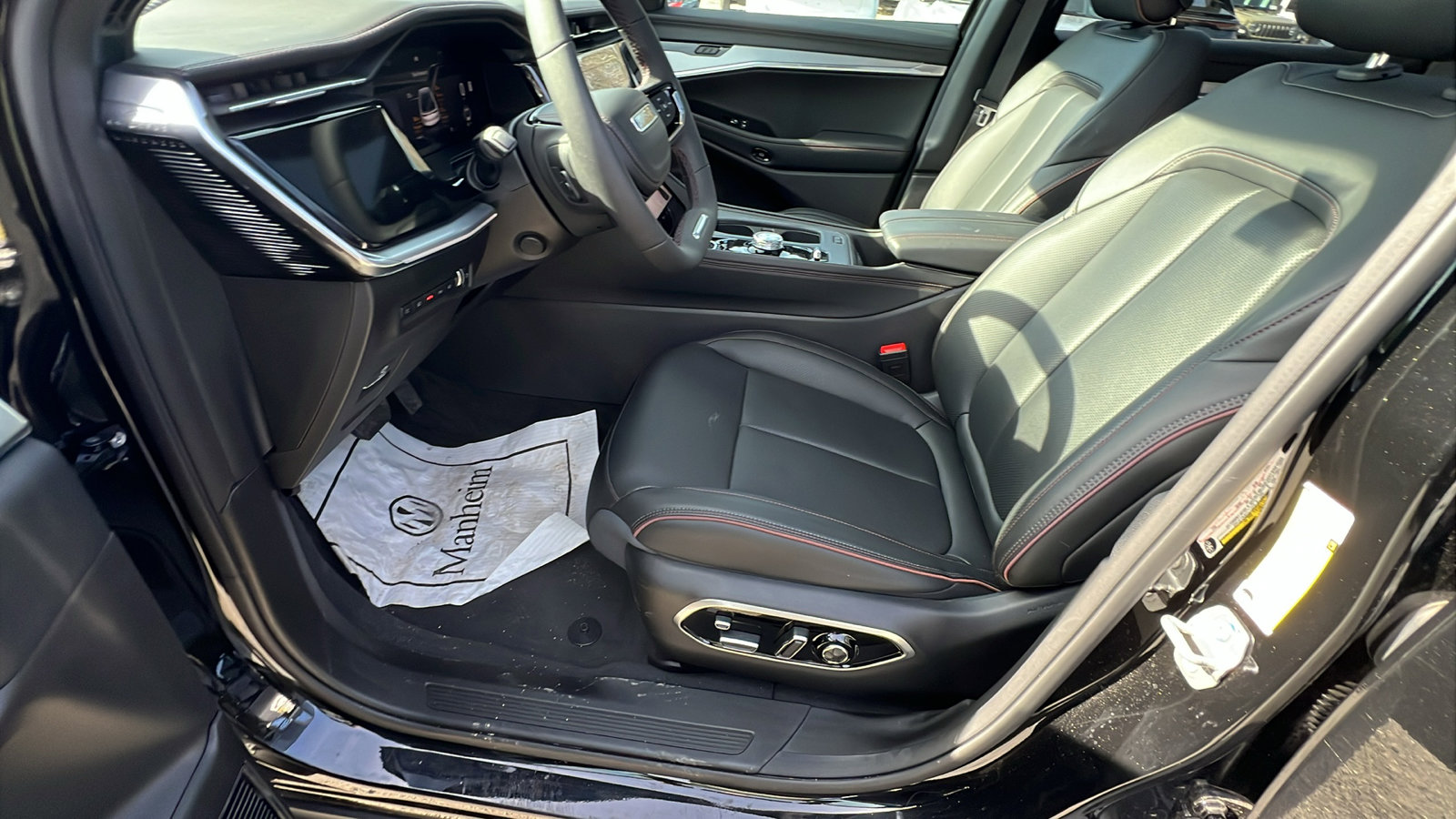 Used 2024 Jeep Wagoneer Launch Edition image 16