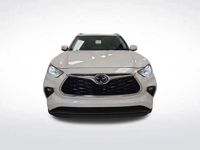 Used 2023 Toyota Highlander L image 12