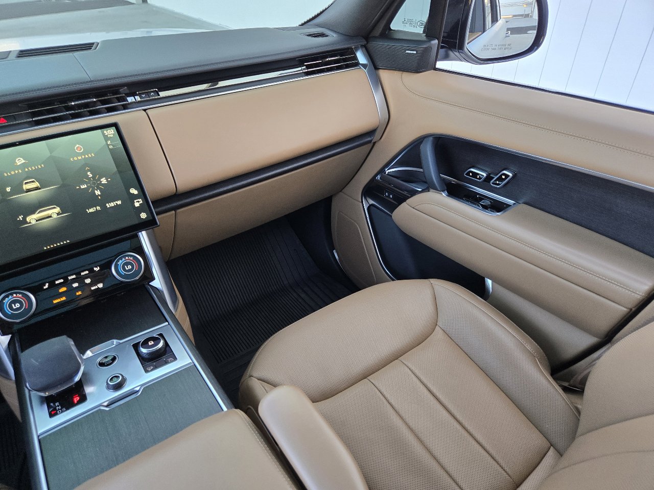 Used 2023 Land Rover Range Rover SE image 6