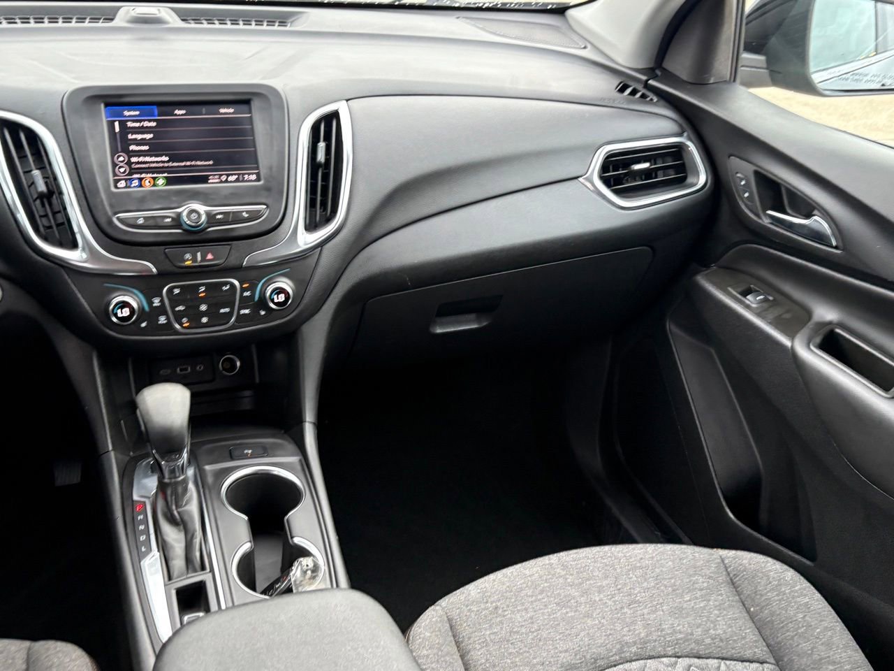 Used 2024 Chevrolet Equinox LT w/ Driver Convenience Package AWD/4WD image 16