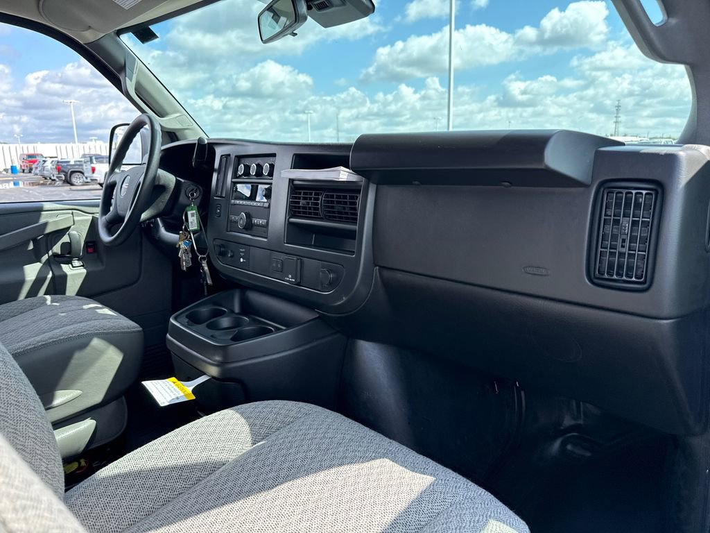New 2026 GMC Savana 2500 w/ Driver Convenience Package RWD image 26