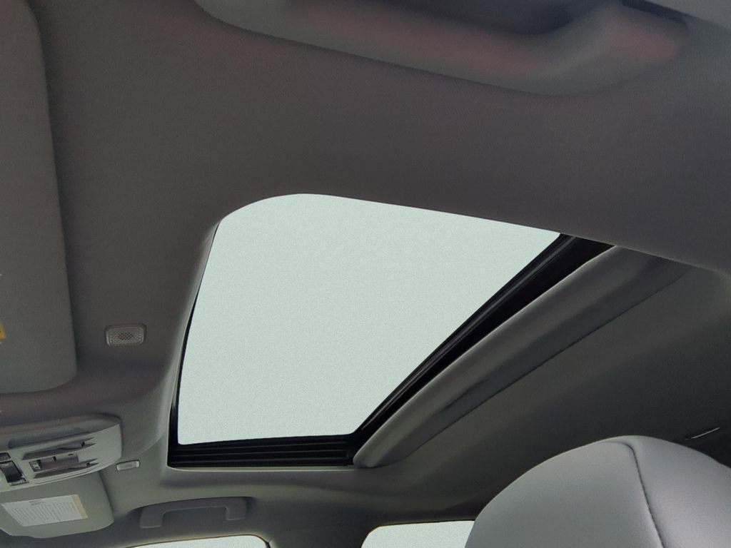 New 2026 Toyota Highlander XLE image 20