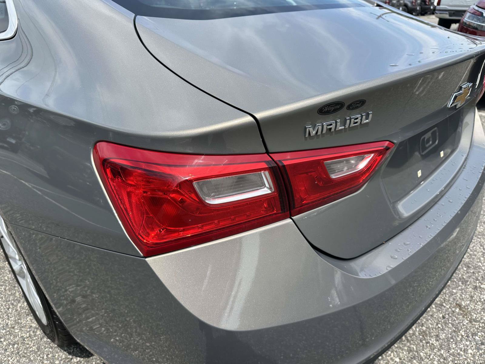 Used 2017 Chevrolet Malibu LT FWD image 10