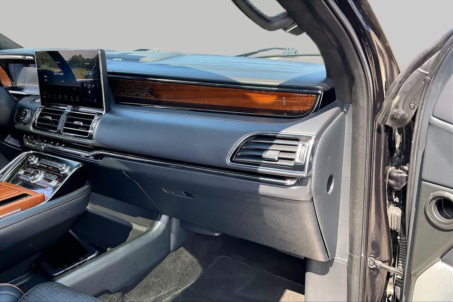 Used 2022 Lincoln Navigator L Black Label AWD/4WD image 17