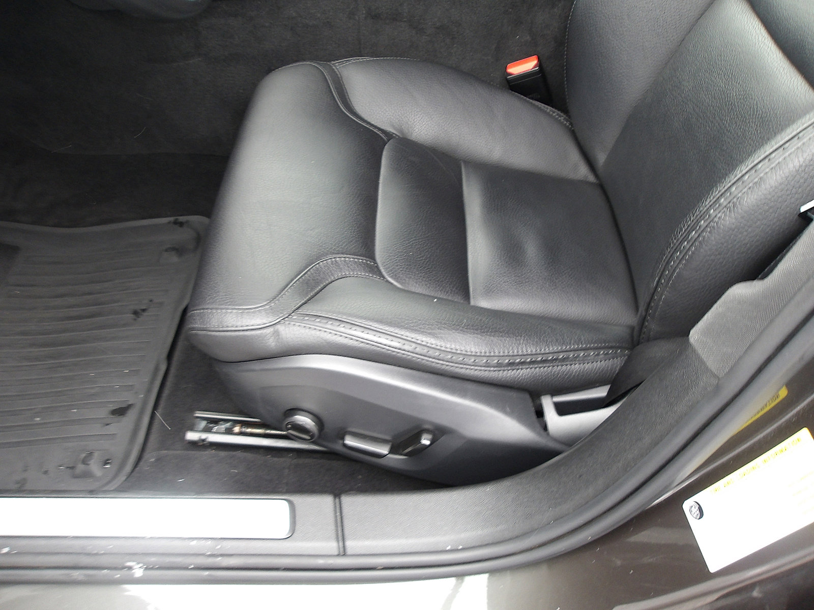 Used 2020 Volvo V60 T5 Cross Country image 12