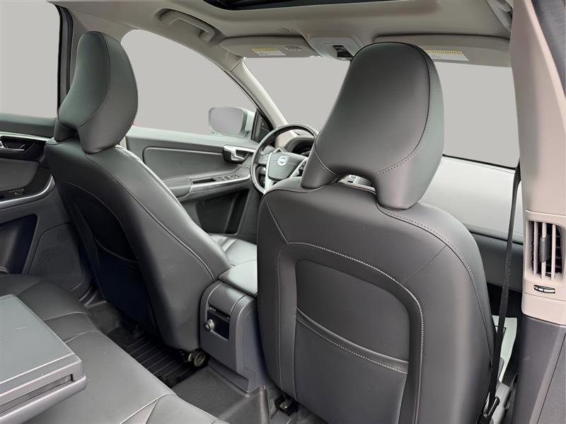 Used 2015 Volvo XC60 T5 Platinum FWD image 35