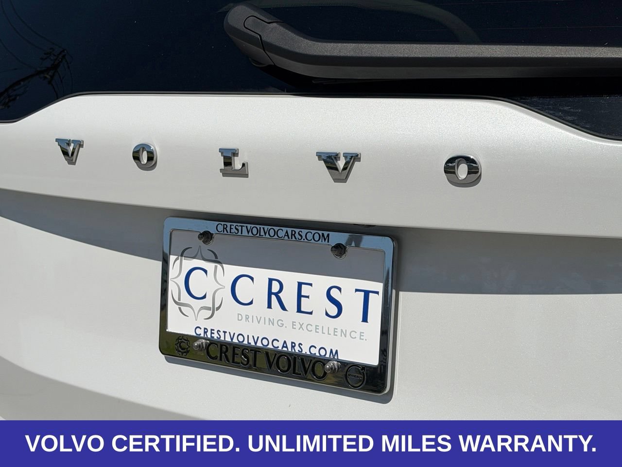 Certified 2025 Volvo XC90 T8 Plus AWD/4WD image 9