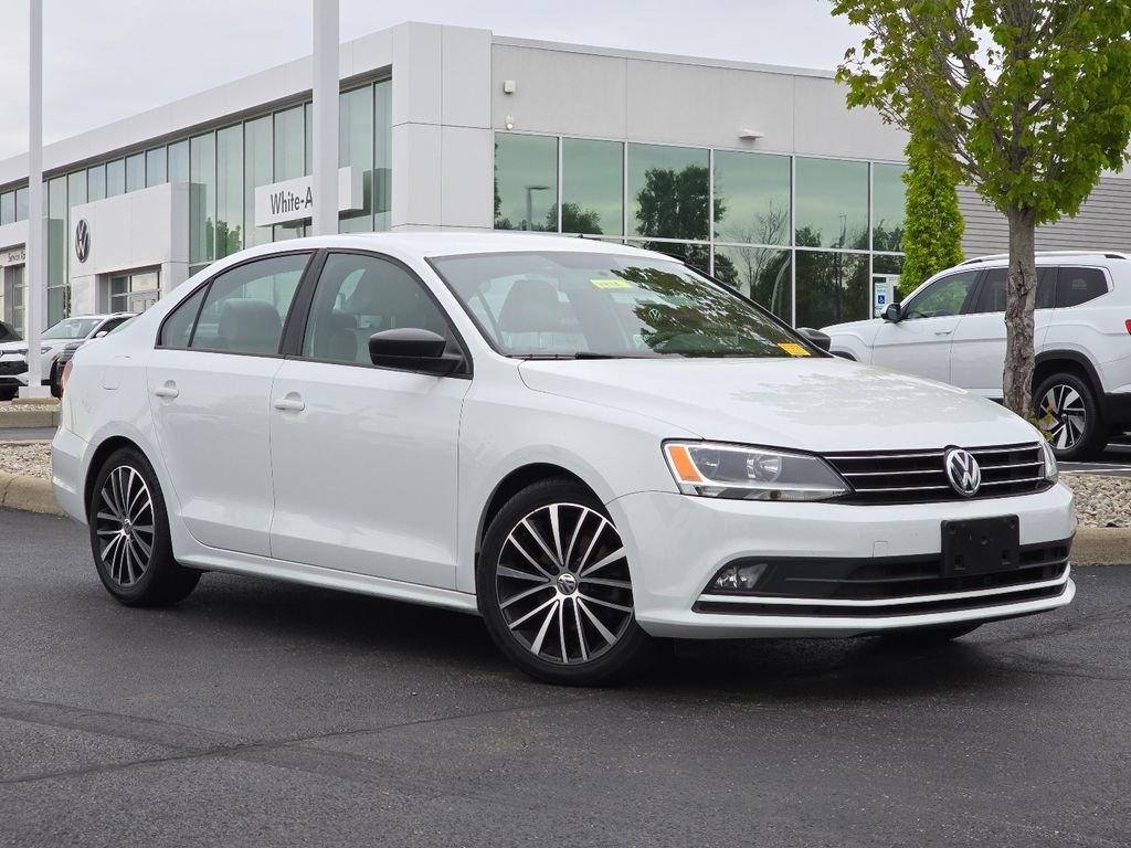Used 2016 Volkswagen Jetta Sport FWD image 1