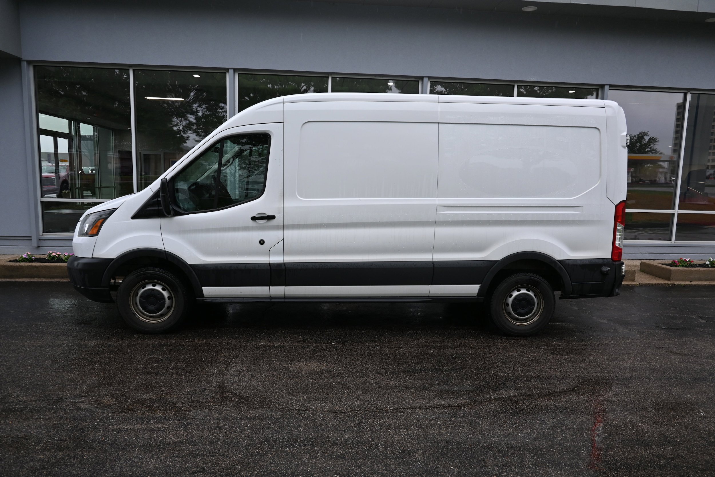 Used 2015 Ford Transit 150 148 Medium Roof RWD image 2