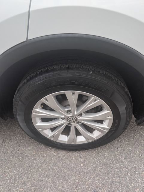 Used 2018 Volkswagen Tiguan SE w/ 3rd Row Seat Package image 18