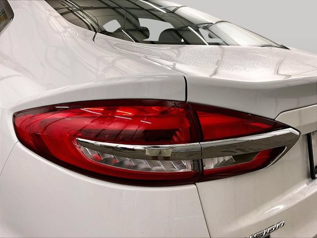 Used 2020 Ford Fusion SE FWD image 28