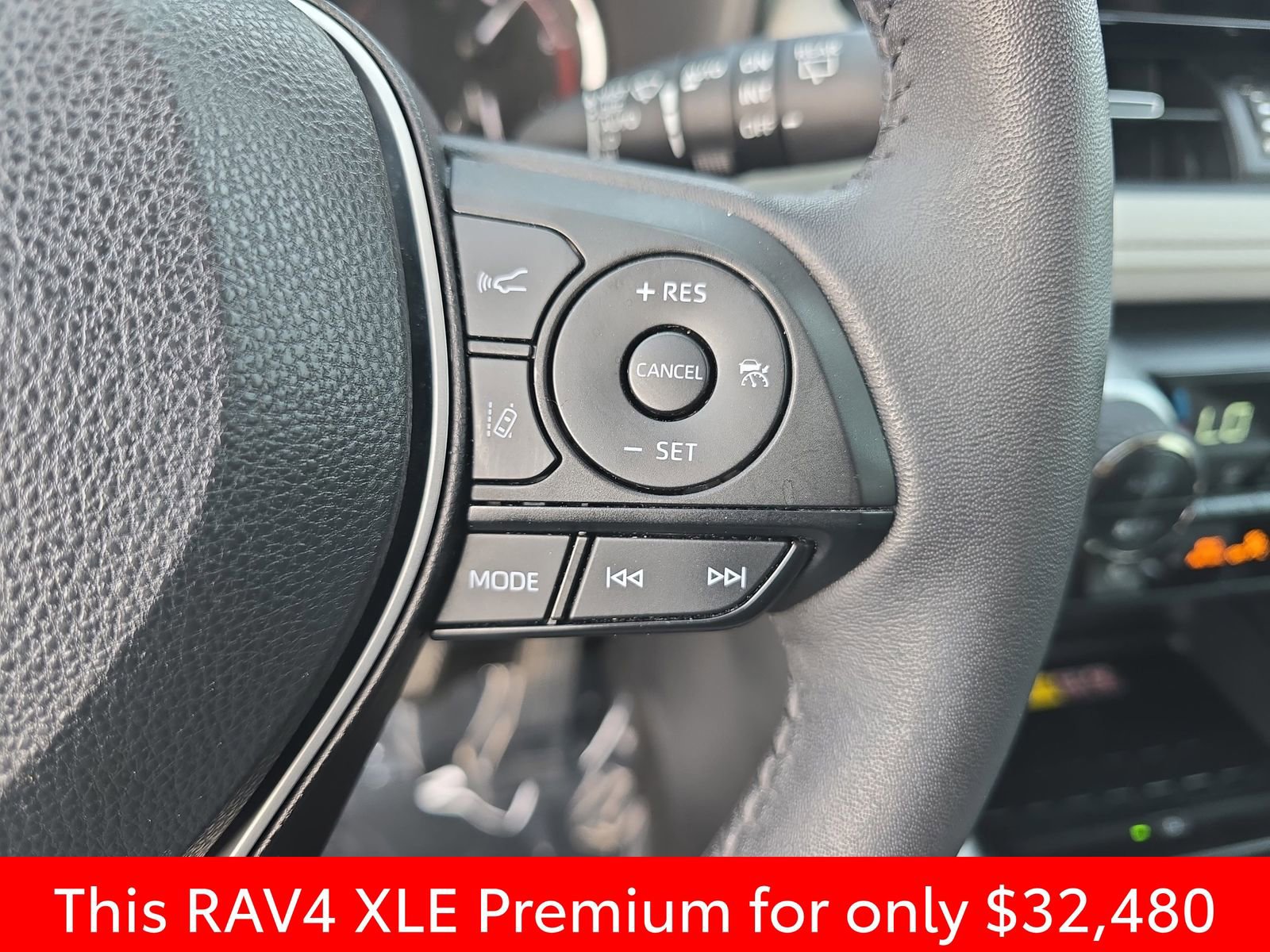Used 2023 Toyota RAV4 XLE Premium image 25