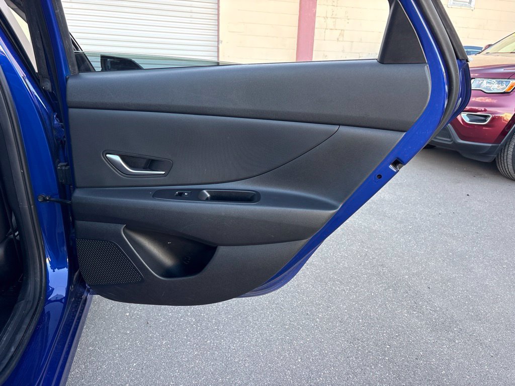 Used 2021 Hyundai Elantra SEL FWD image 17