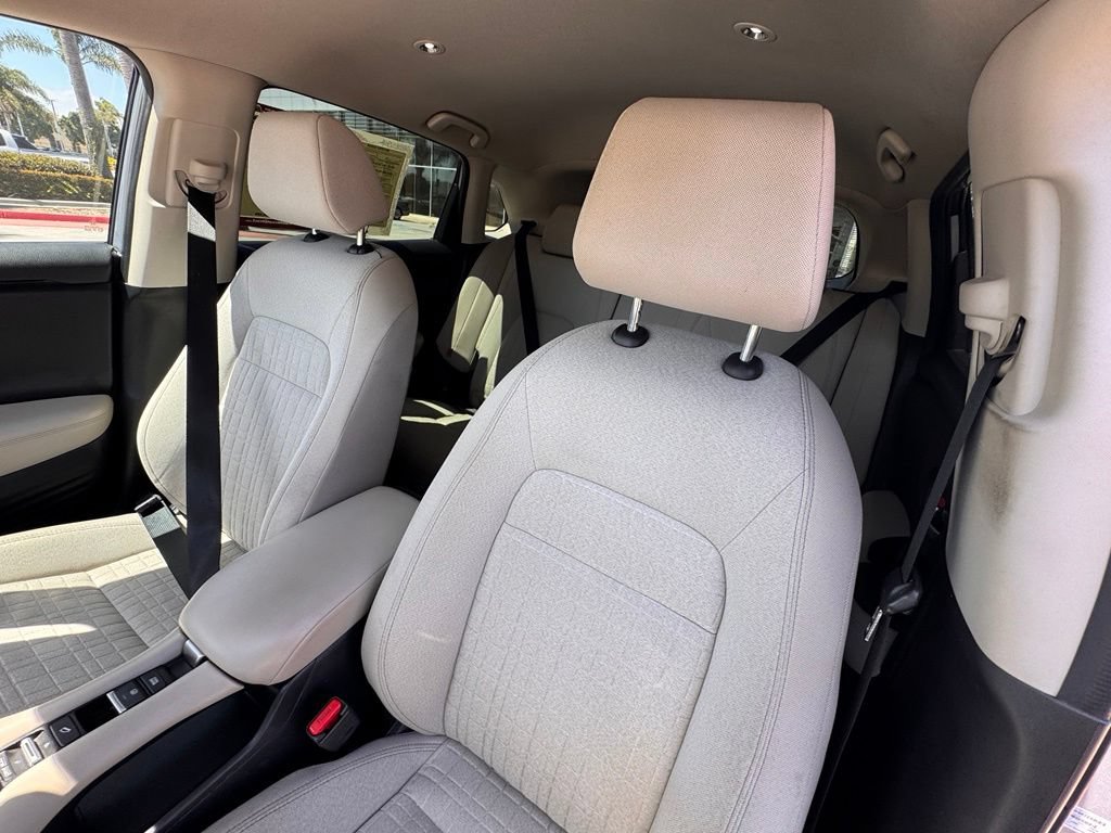 Used 2023 Honda HR-V LX image 12