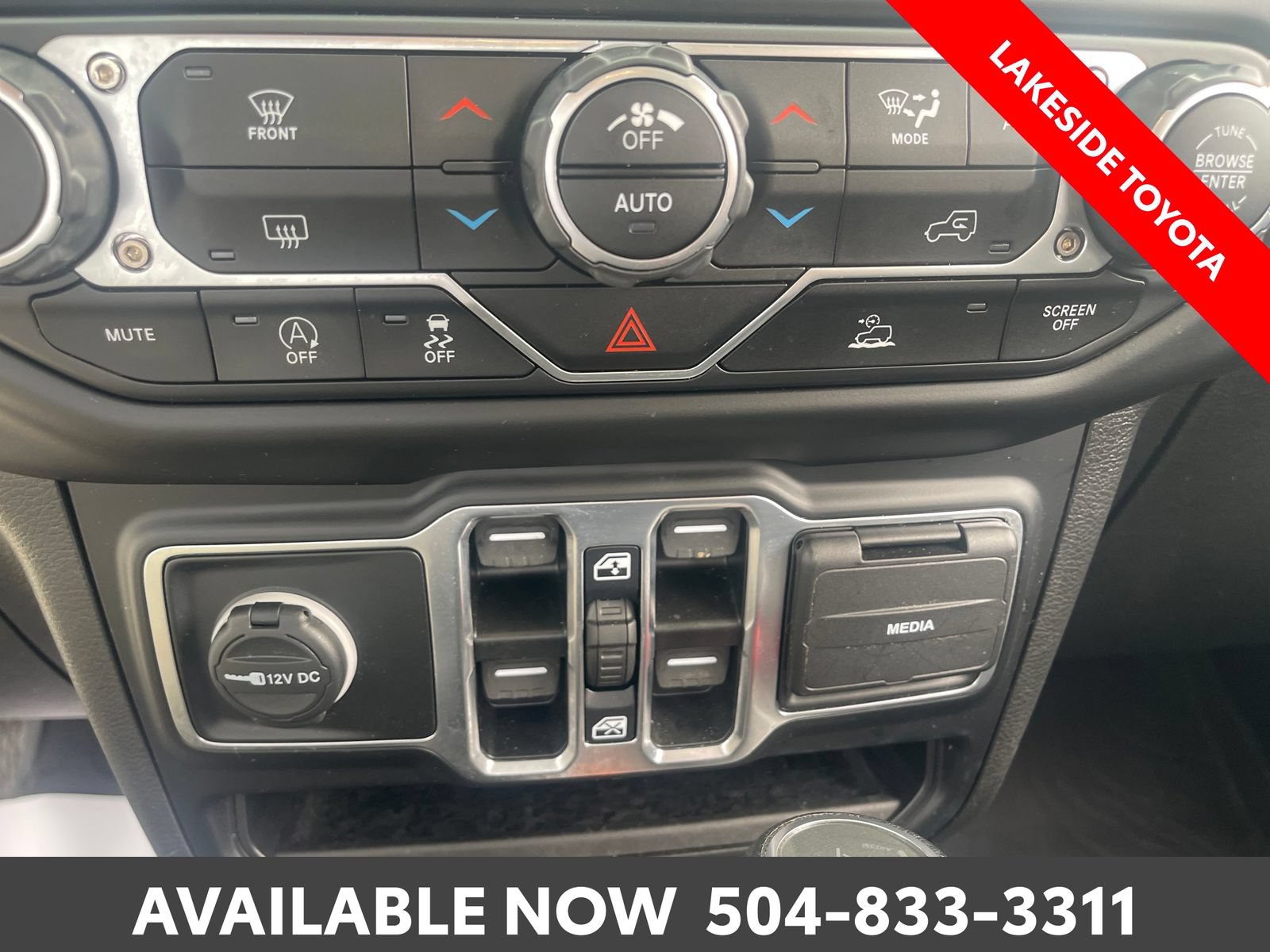 Used 2023 Jeep Wrangler Unlimited Sahara AWD/4WD image 31