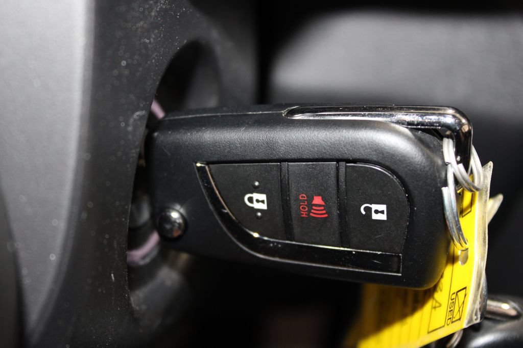 Used 2025 Toyota RAV4 LE AWD/4WD image 23