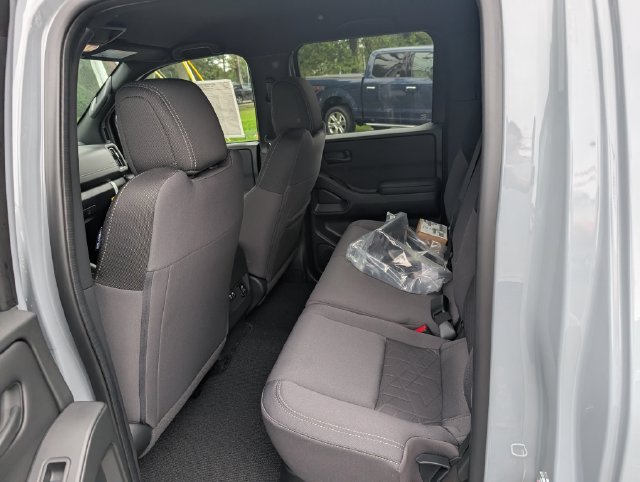 New 2027 Nissan Frontier SV w/ SV Convenience Package AWD/4WD image 11