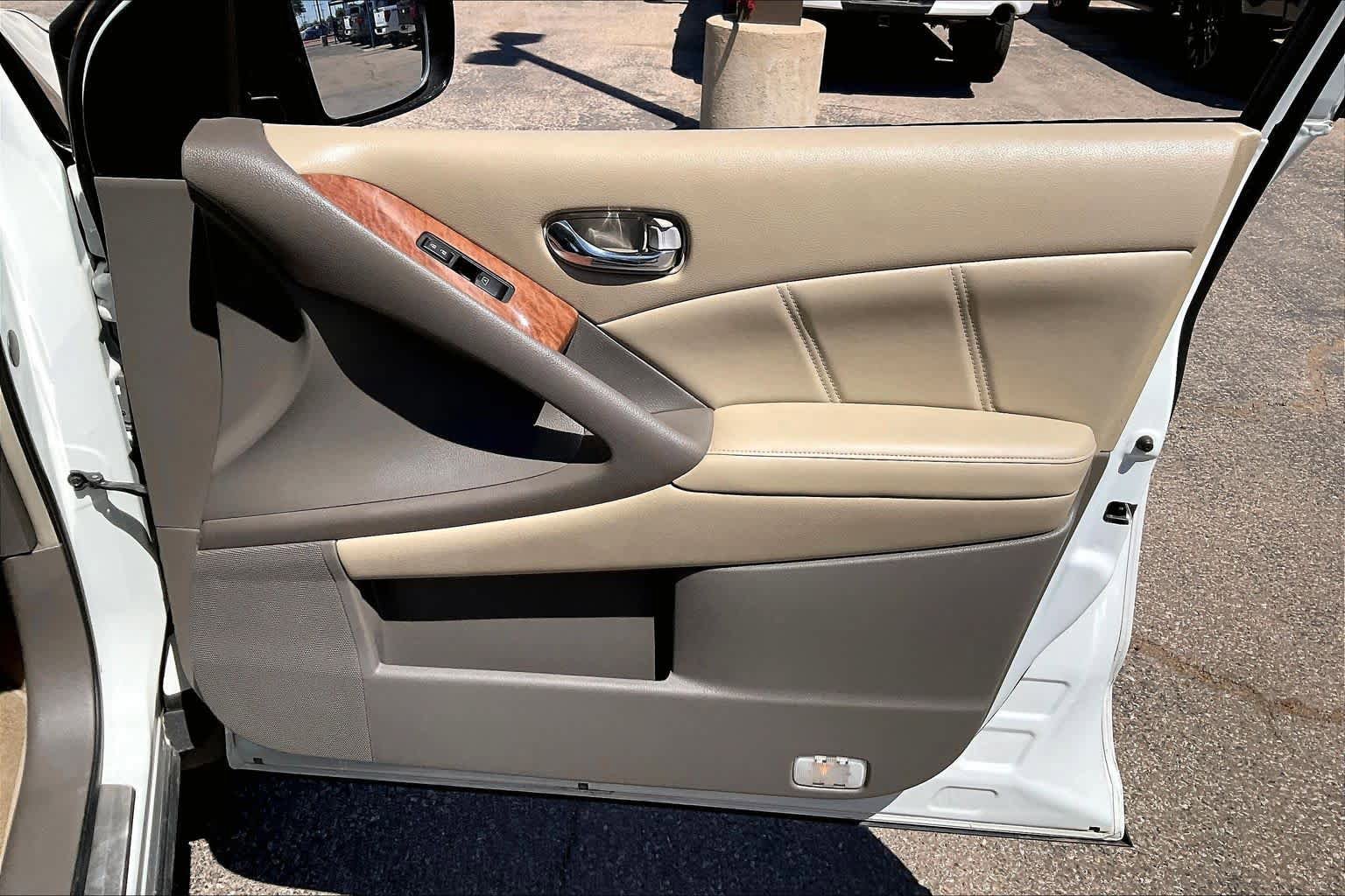 Used 2012 Nissan Murano LE w/ Platinum Pkg FWD image 22