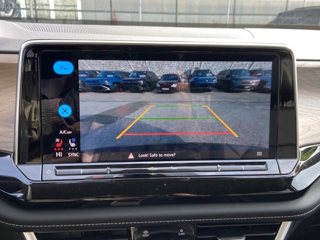 Used 2025 Volkswagen Atlas SE image 21