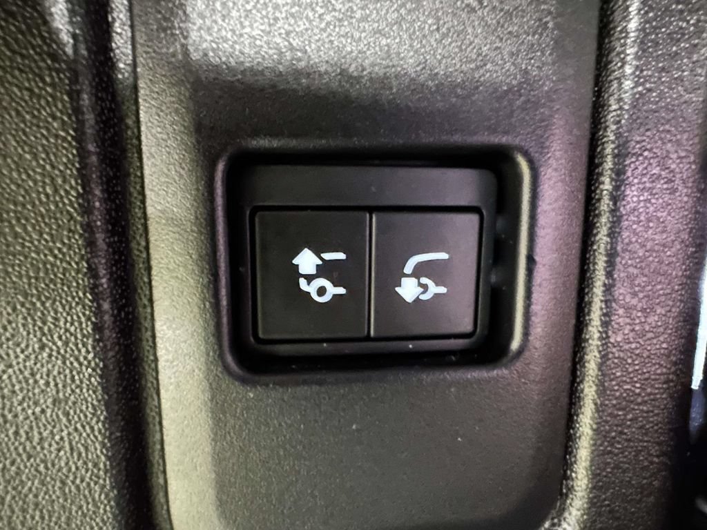 Used 2021 Land Rover Defender 110 AWD/4WD image 13