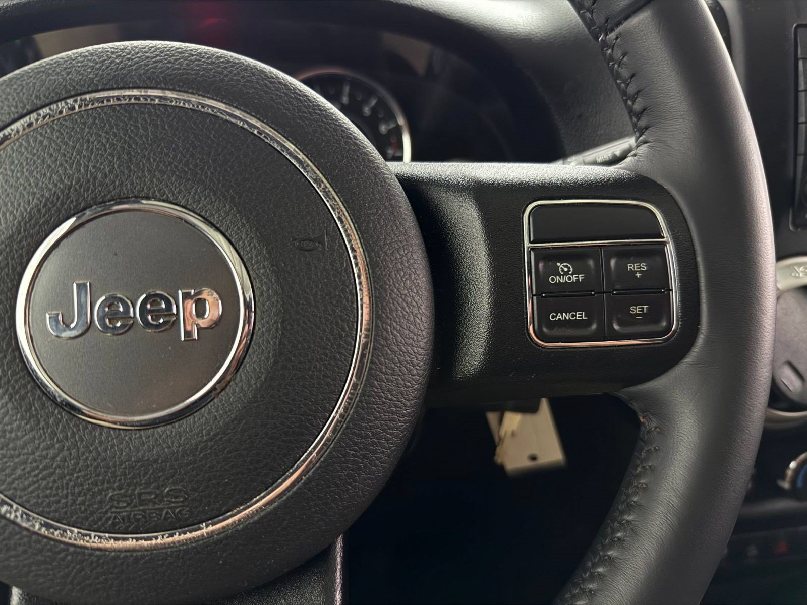 Used 2018 Jeep Wrangler Unlimited Rubicon w/ Connectivity Group AWD/4WD image 14