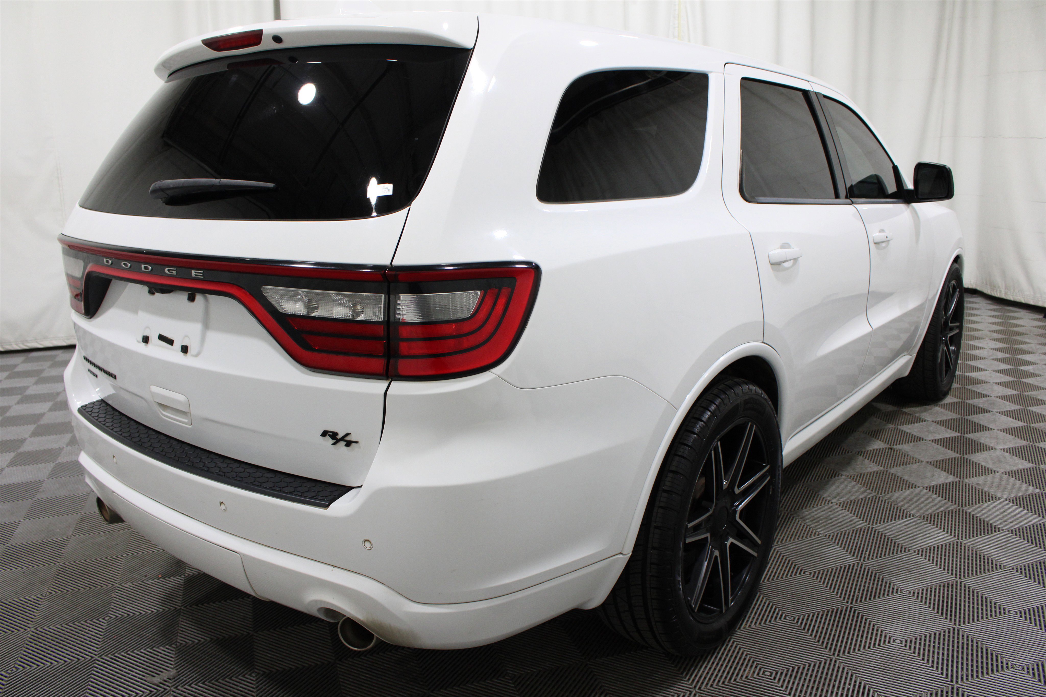 Used 2016 Dodge Durango R/T w/ Blacktop Package AWD/4WD image 34