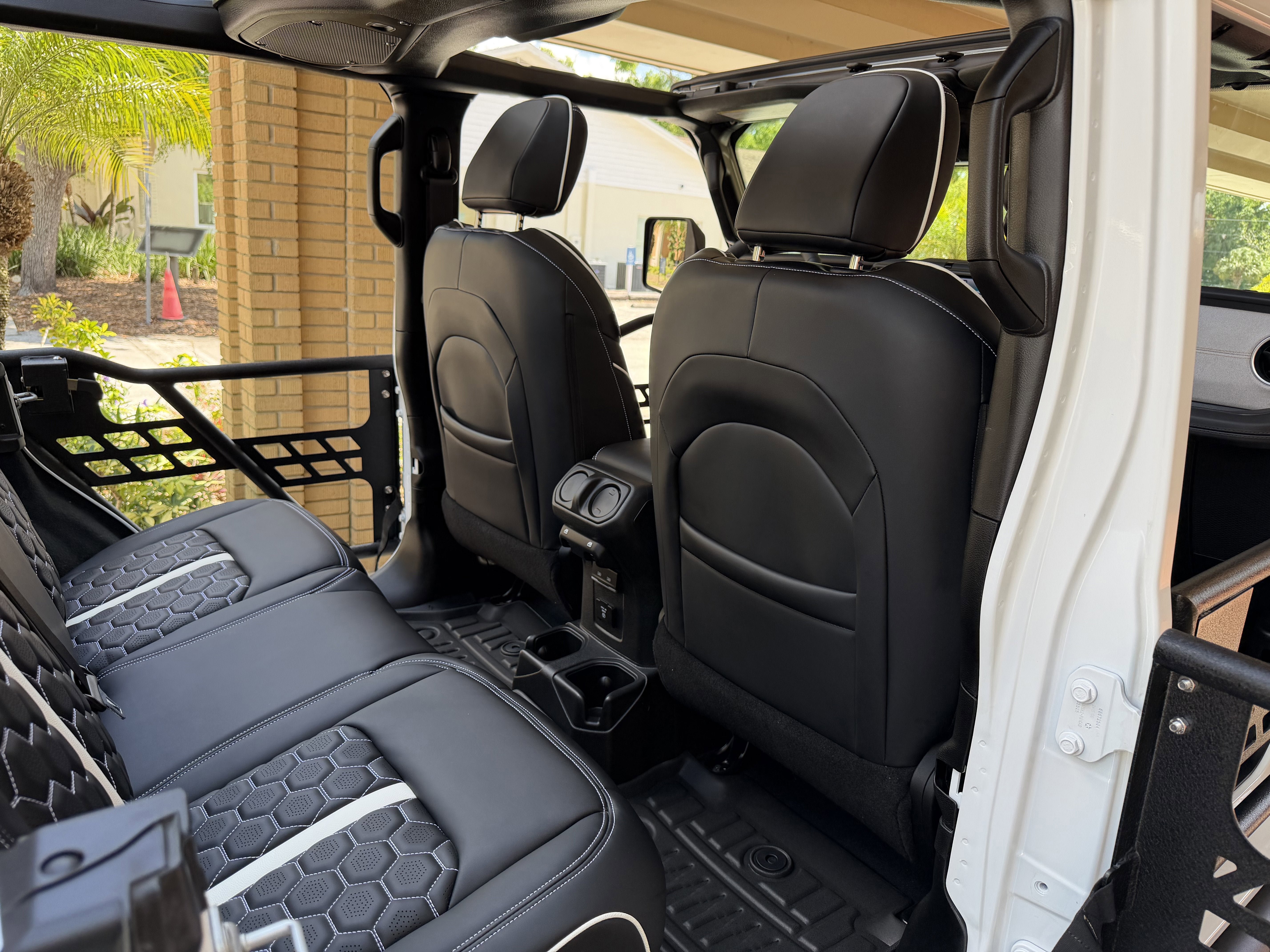 Used 2026 Jeep Wrangler Sahara AWD/4WD image 20