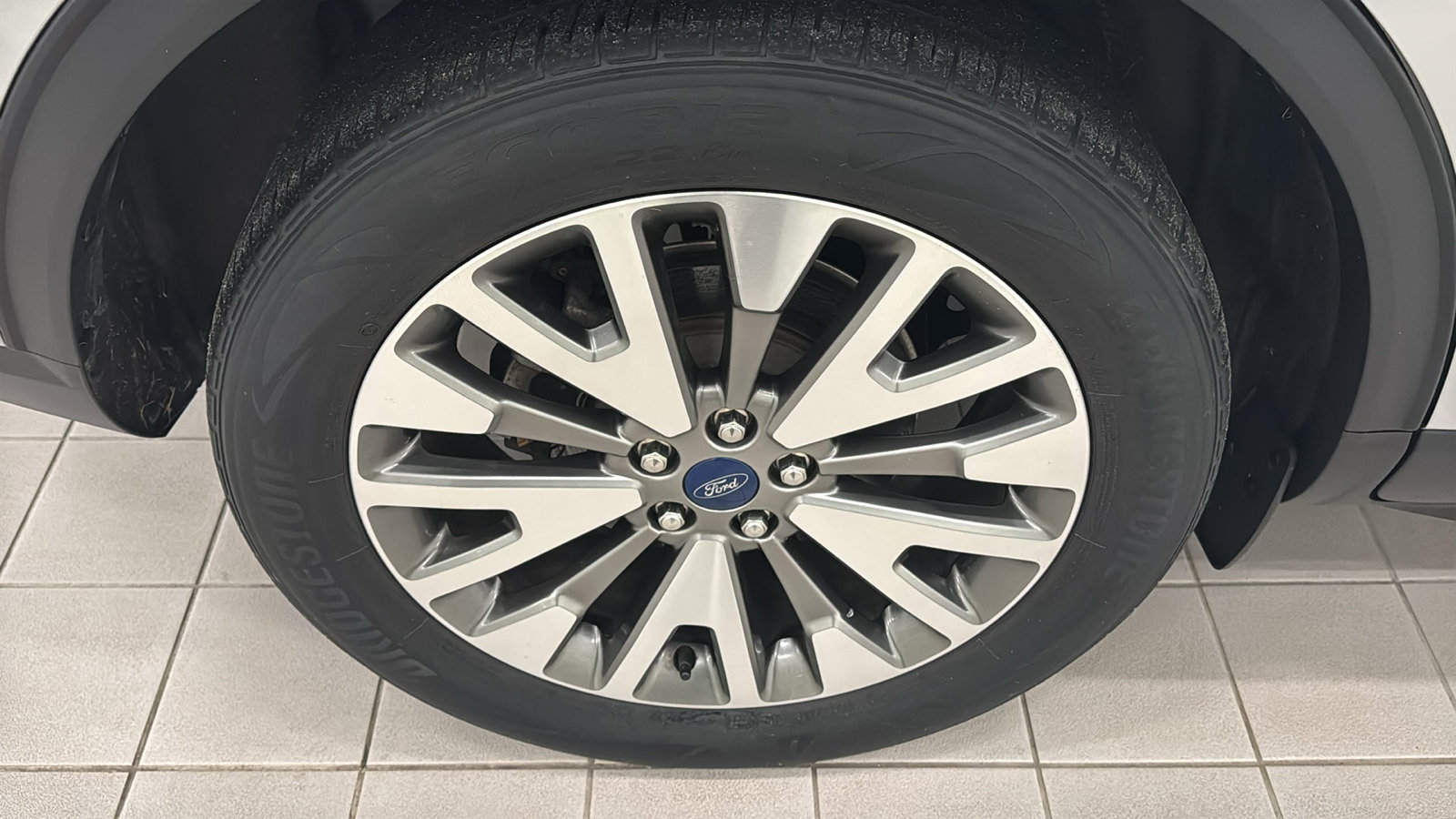 Used 2020 Ford Escape Titanium AWD/4WD image 32