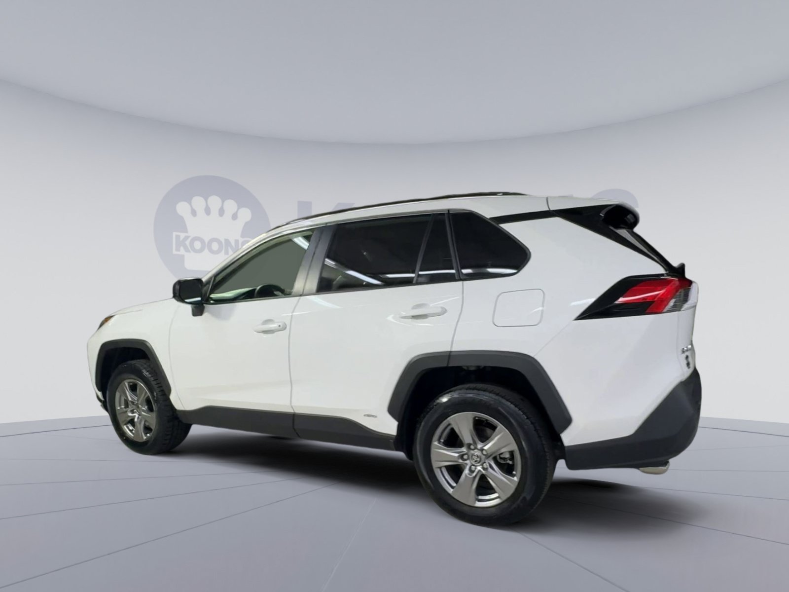 Used 2025 Toyota RAV4 LE AWD/4WD image 8