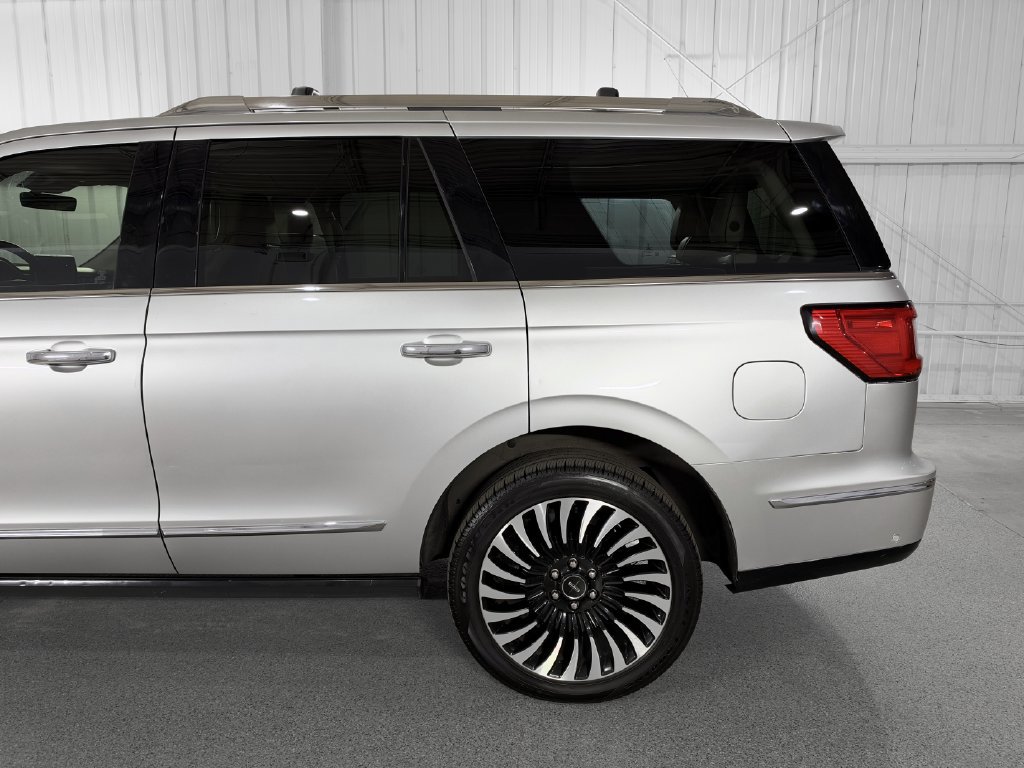 Used 2019 Lincoln Navigator Black Label w/ Cargo Package AWD/4WD image 12